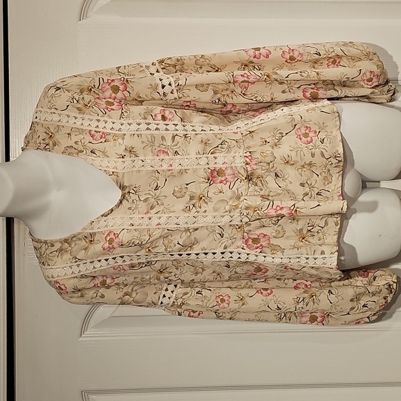 Altar’d State Floral Print Ruffled Hem Lace Accent Bishop Sleeve Top-Size Small - Picture 1 of 5